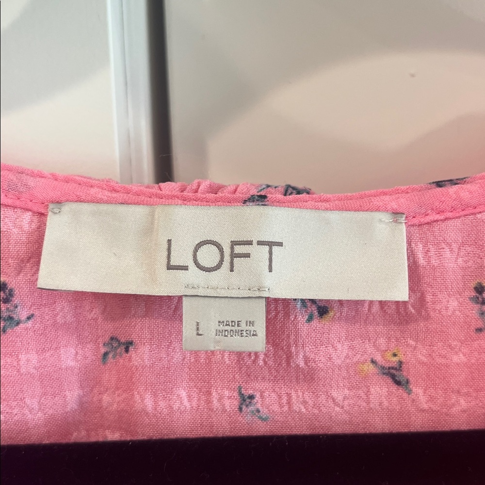 NWOT LOFT Pink Ruffle Top - Picture 3 of 5
